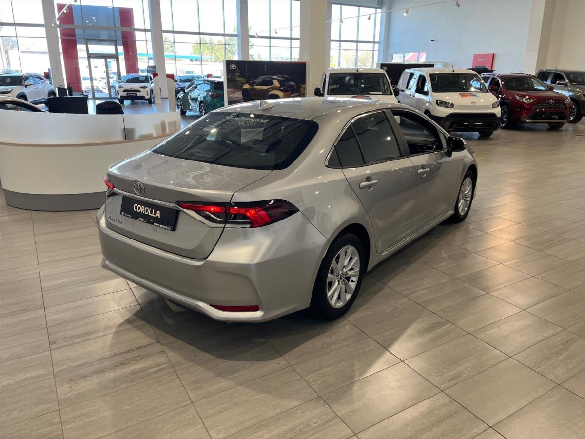 Toyota Corolla Sedan 1,5 l 92 kw