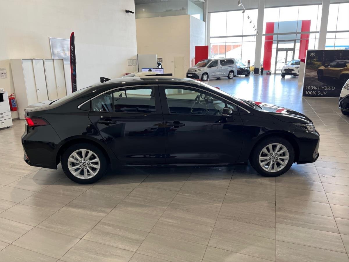 Toyota Corolla Sedan 1,5 l 92 kw