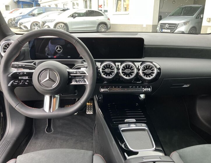 Mercedes-Benz Třídy A Hatchback 1,3 l 120 kw