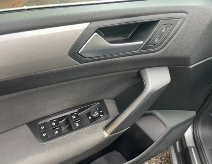 Volkswagen Touran 11
