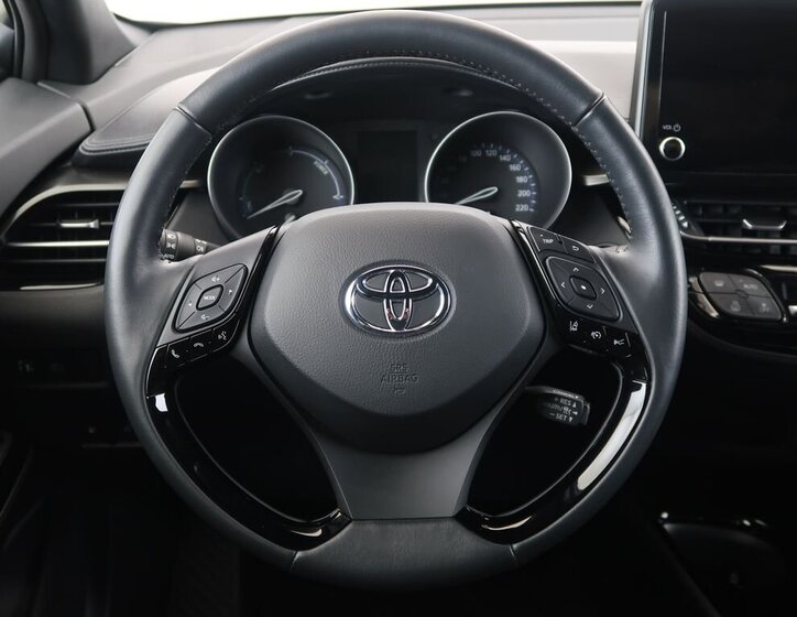 Toyota C-HR SUV 1,8 l 72 kw