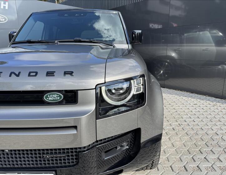 Land Rover Defender 29