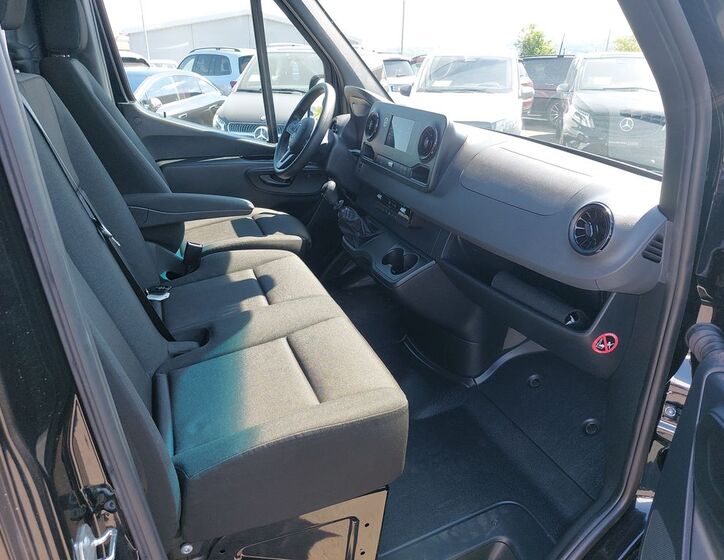 Mercedes-Benz Sprinter 10
