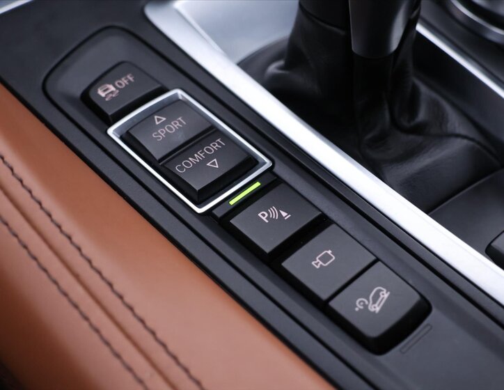 BMW X6 SUV / Terénní 3,0 l 230 kw