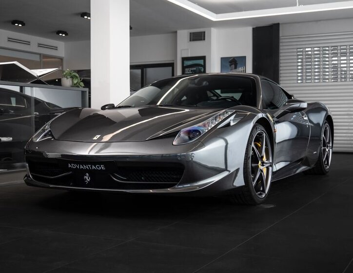 Ferrari 458 Kupé 4,5 l 416 kw