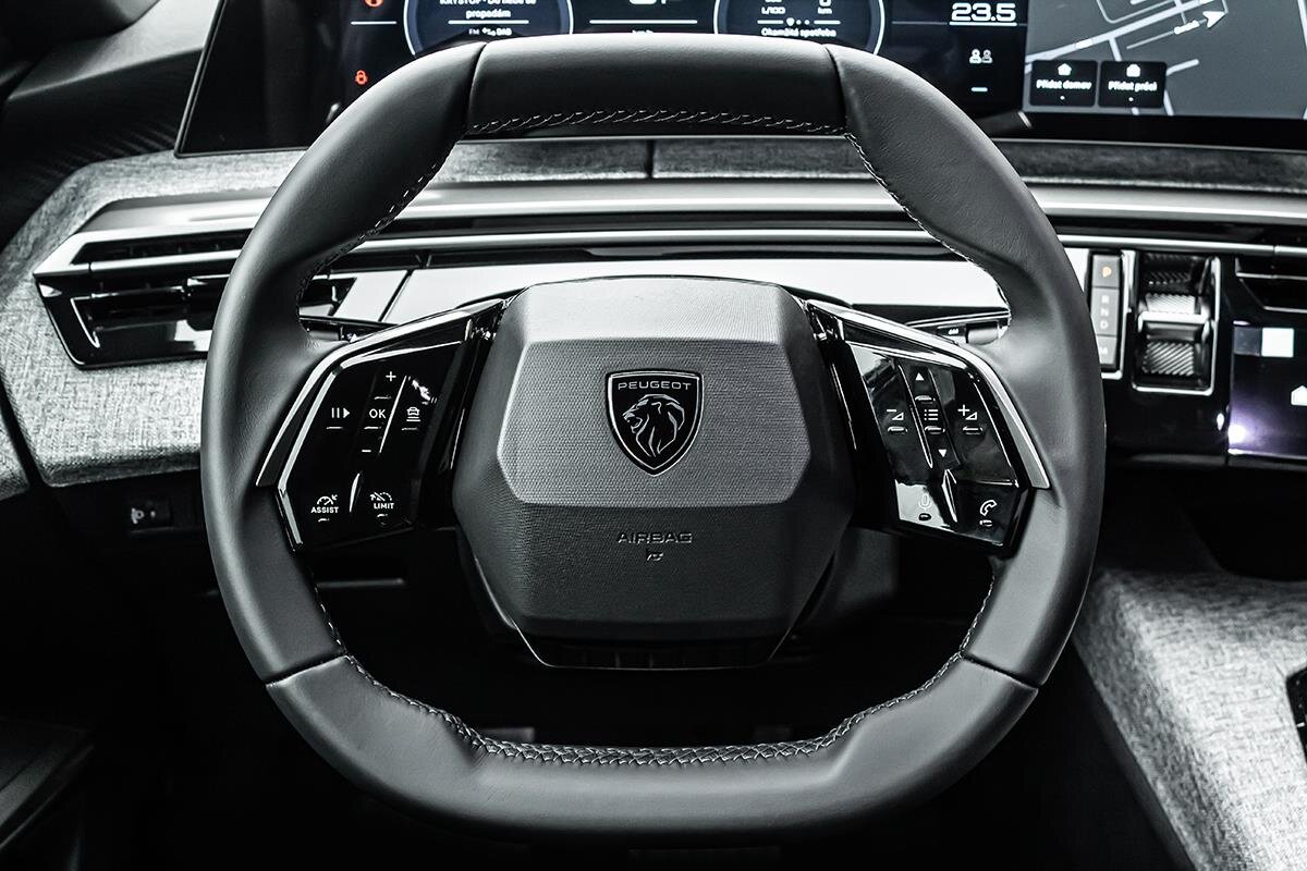 Peugeot 5008 SUV / Terénní 1,2 l 107 kw