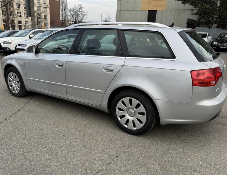 Audi A4 Kombi 2,0 l 103 kw