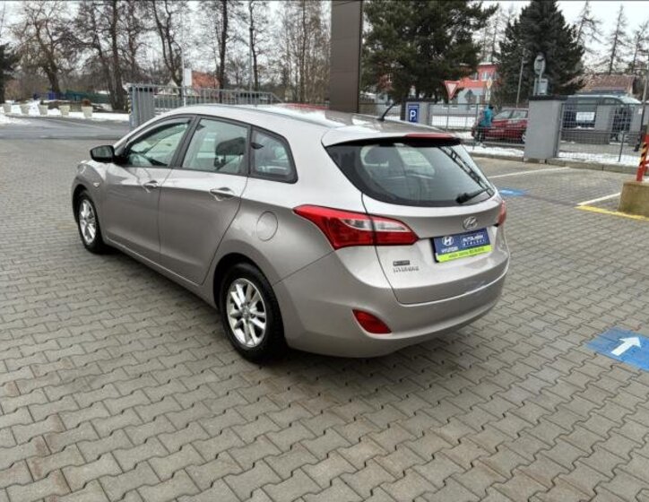 Hyundai i30 Kombi 1,6 l 99 kw