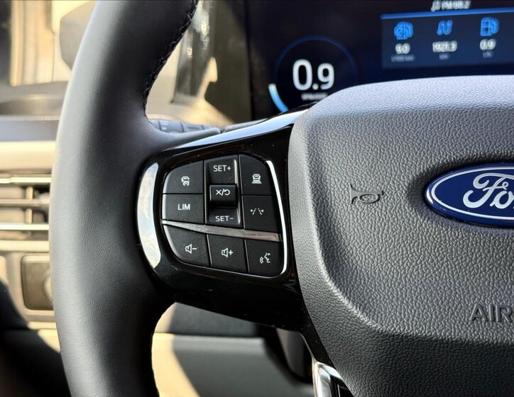 Ford Tourneo Custom 27