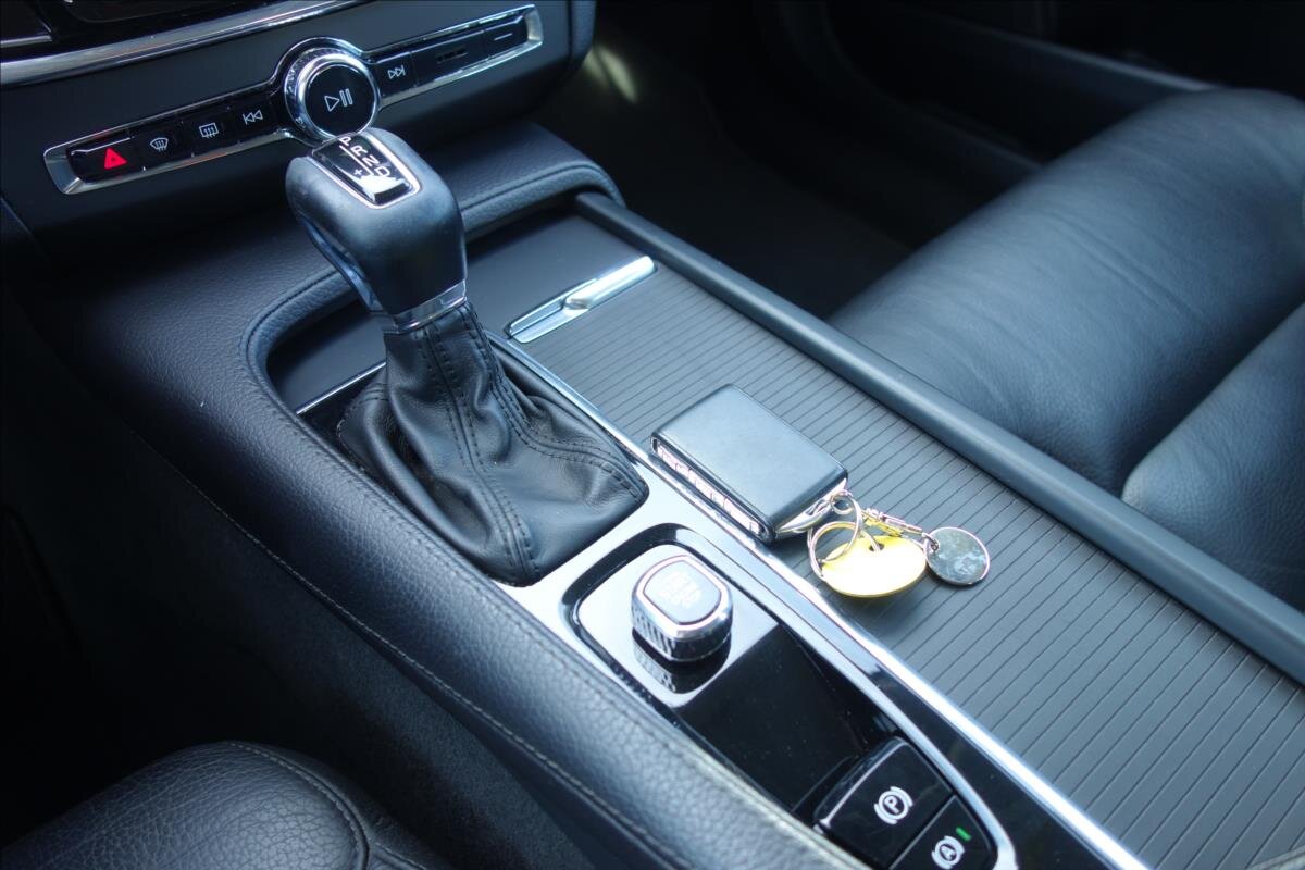 Volvo V90 Kombi 2,0 l 140 kw