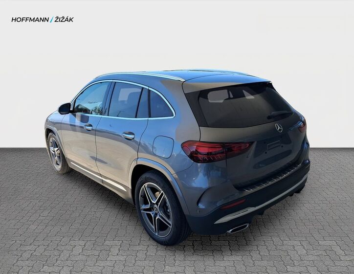 Mercedes-Benz GLA 7