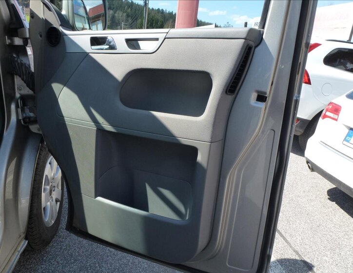 Volkswagen Multivan Kombi 2,5 l 128 kw