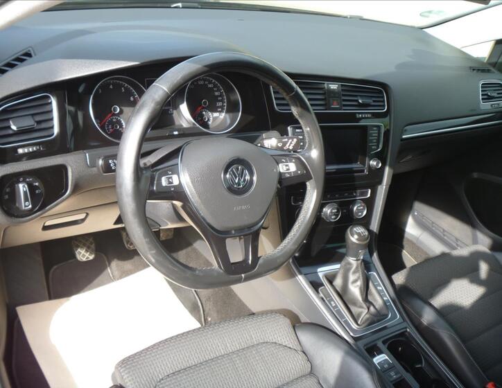 Volkswagen Golf 12