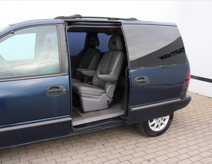 Chrysler Voyager 9