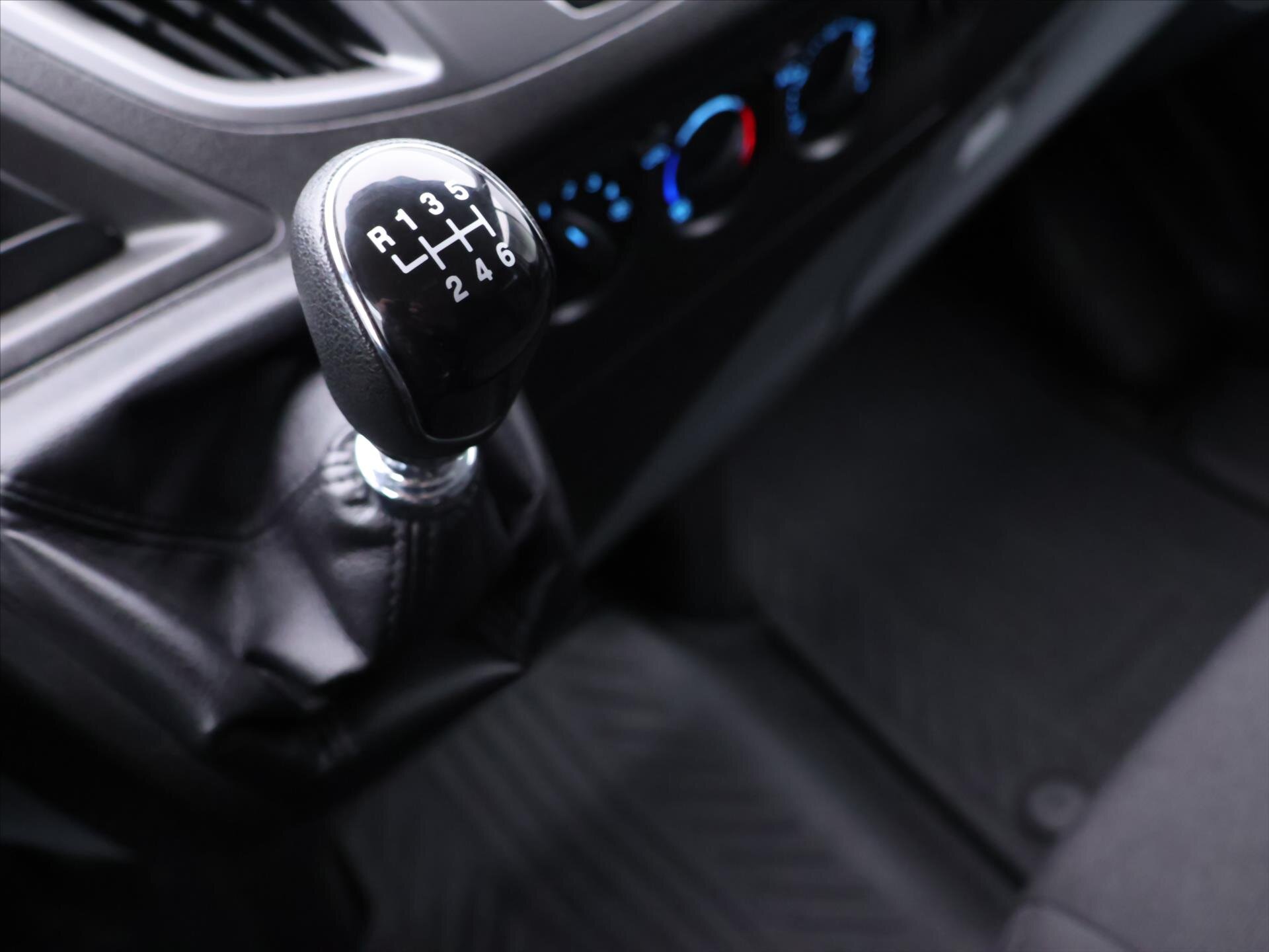 Ford Transit Custom Kombi 2,0 l 77 kw