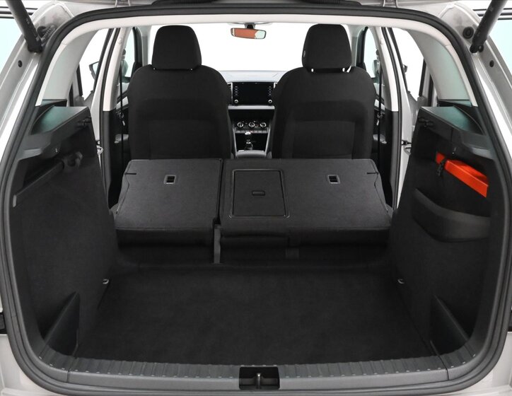 Škoda Karoq SUV 999,0 81 kw