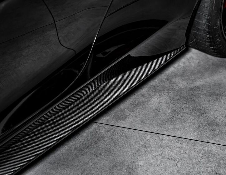 Aston Martin Vanquish 16