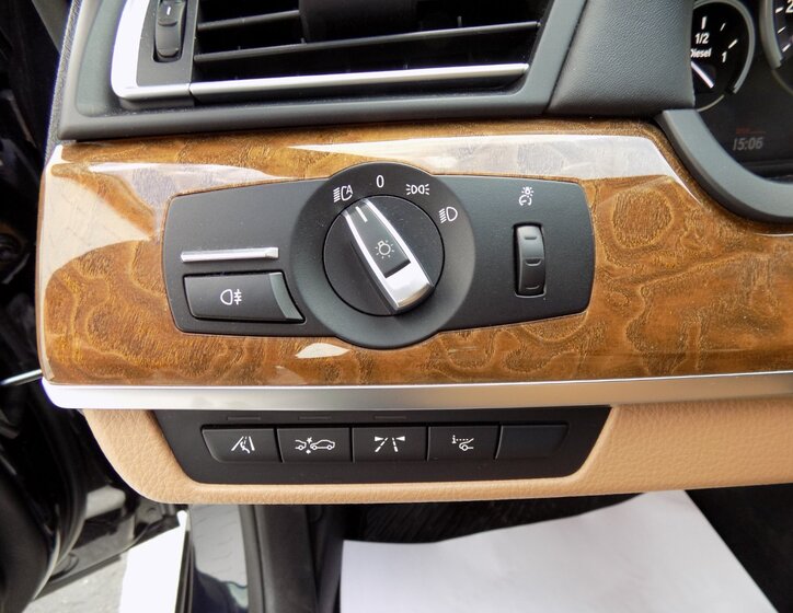 BMW Řada 7 Sedan / Limuzína 3,0 l 225 kw