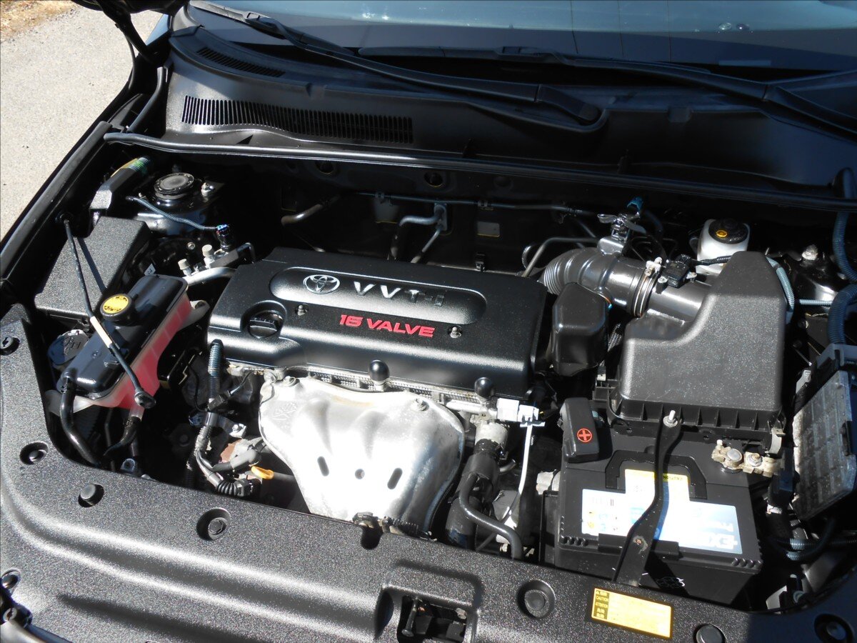 Toyota RAV4 Kombi 2,0 l 112 kw