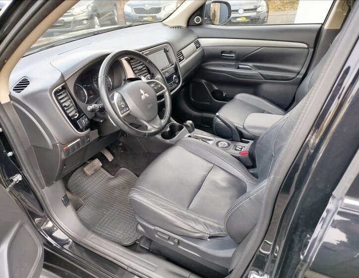 Mitsubishi Outlander SUV 2,3 l 110 kw