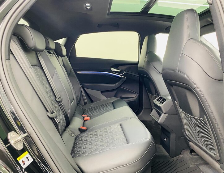 Audi e-tron SUV 0,0 370 kw