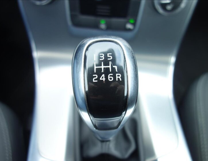 Volvo V60 Kombi 2,0 l 133 kw