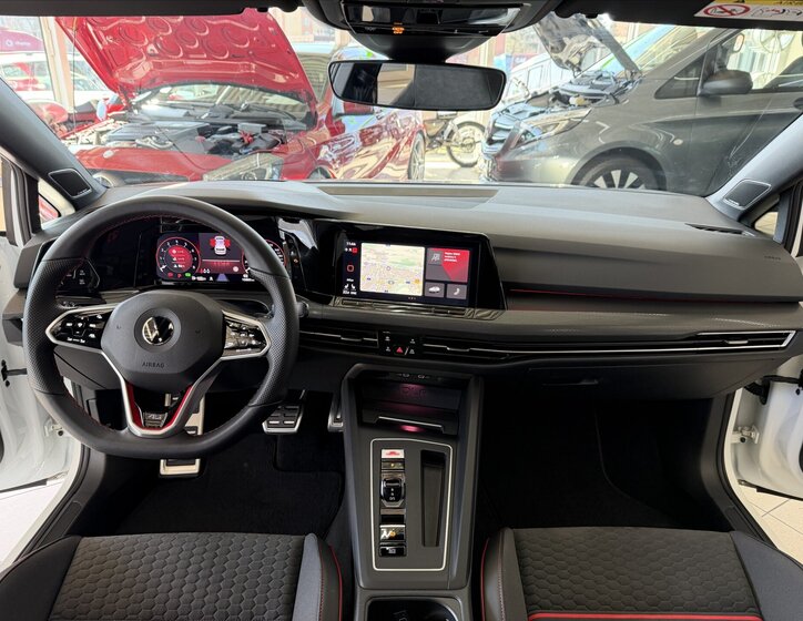 Volkswagen Golf Hatchback 2,0 l 221 kw