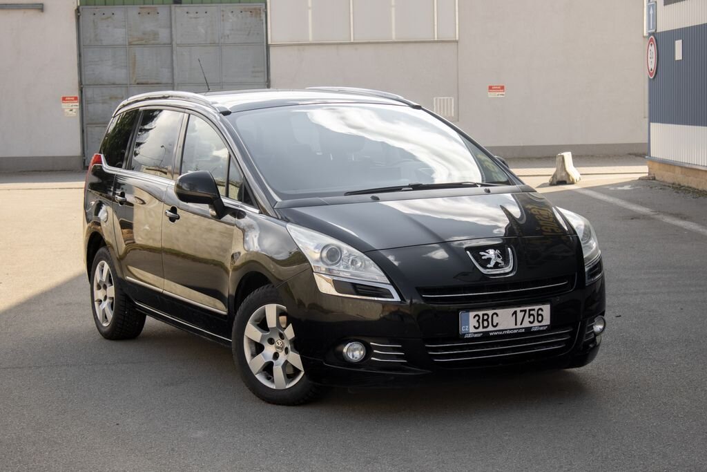 Peugeot 5008 SUV / Terénní 2,0 l 110 kw