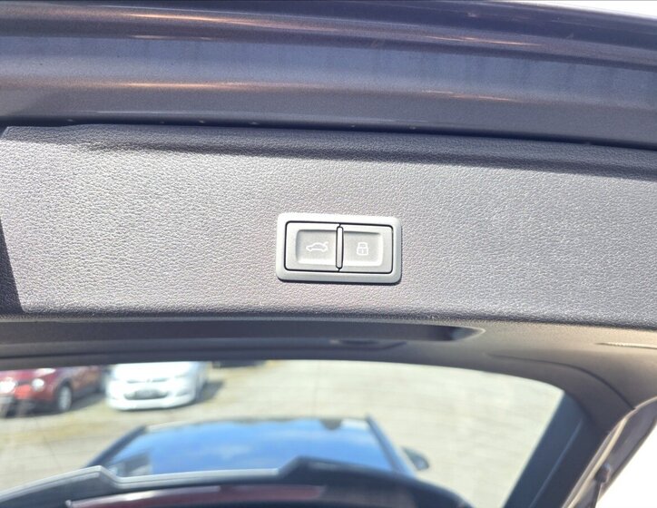 Audi A4 Kombi 2,0 l 140 kw