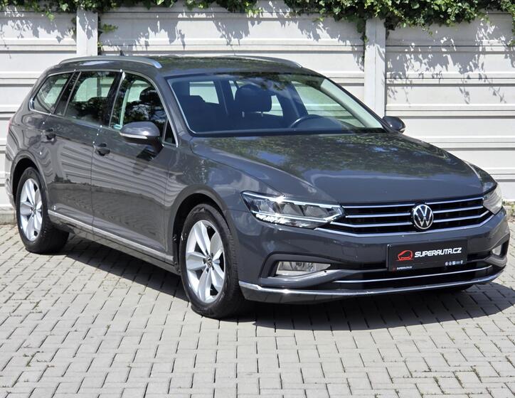 Volkswagen Passat 1