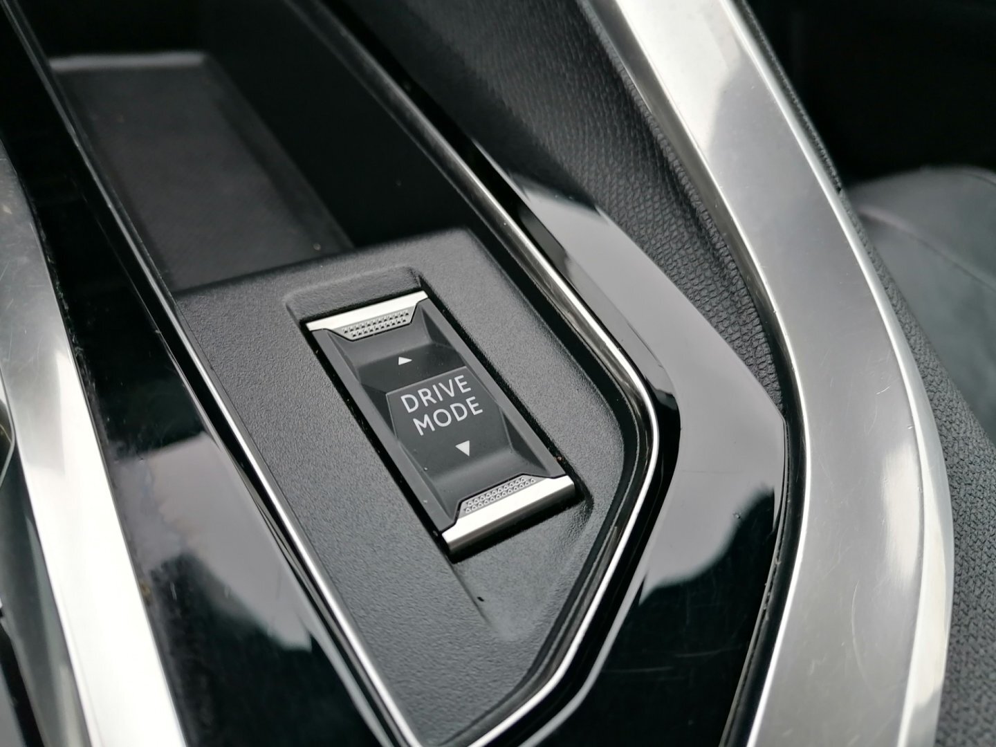 Peugeot 5008 SUV 1,5 l 96 kw