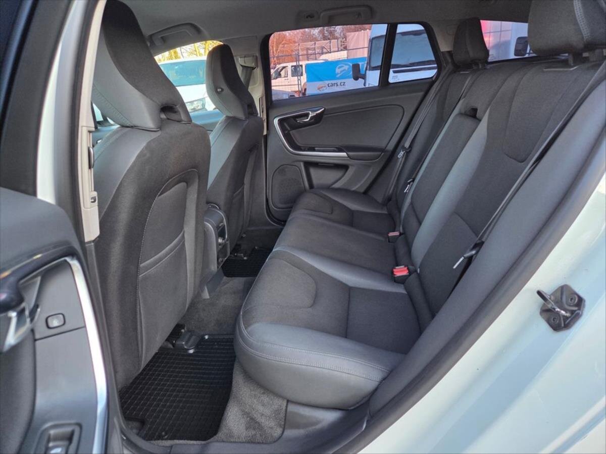 Volvo V60 Kombi 2,0 l 120 kw