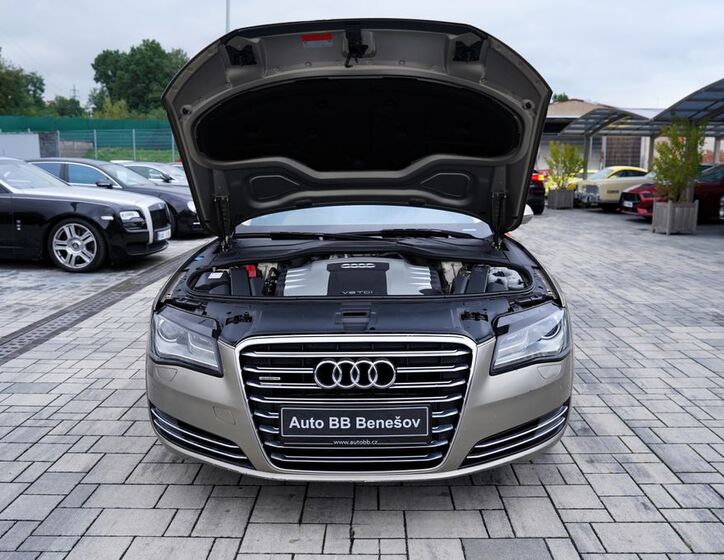 Audi A8 9