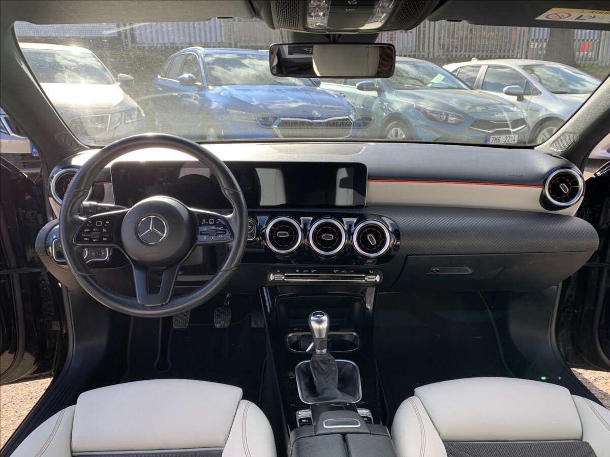 Mercedes-Benz Třídy A Hatchback 1,3 l 120 kw