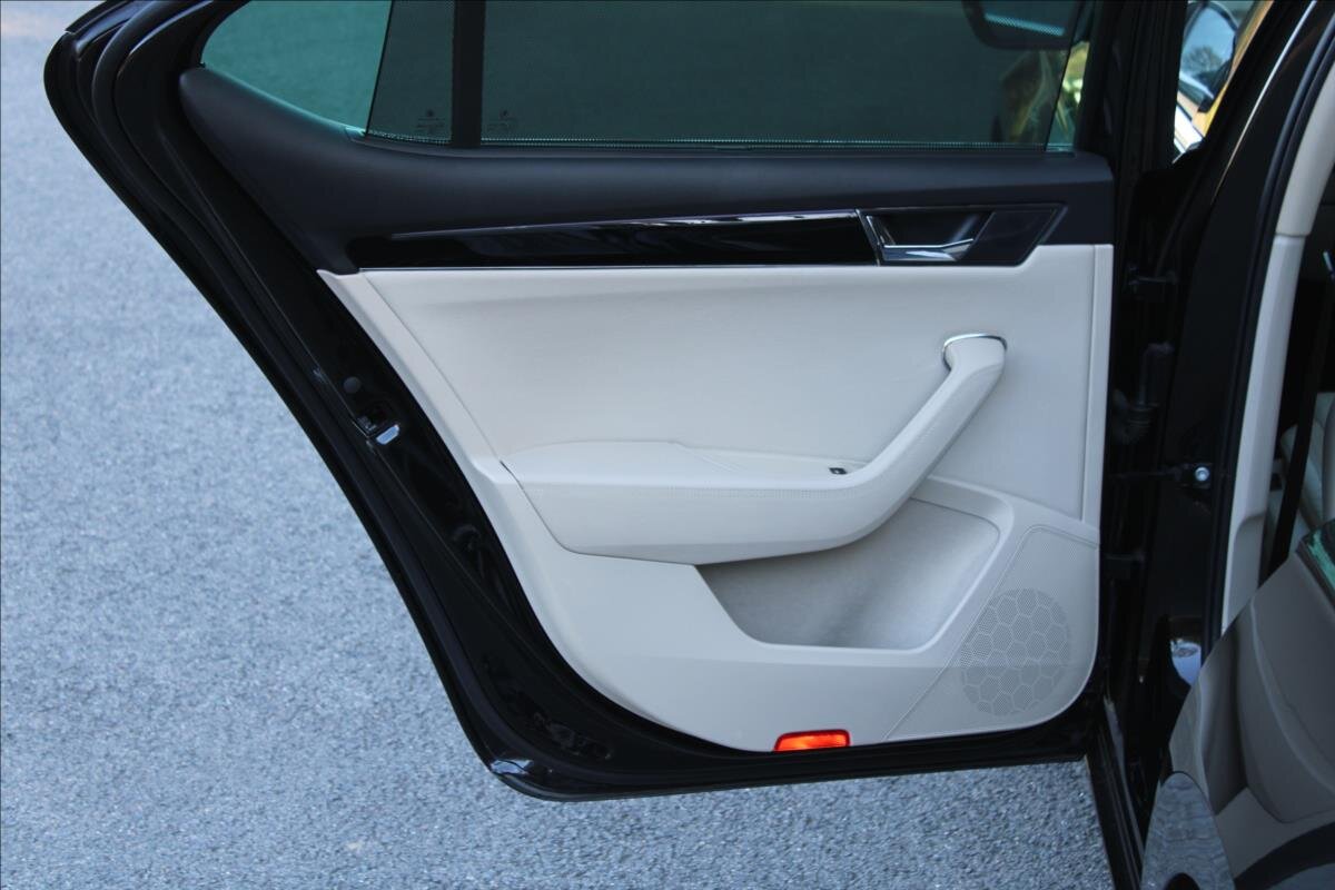 Škoda Superb Sedan / Limuzína 2,0 l 147 kw