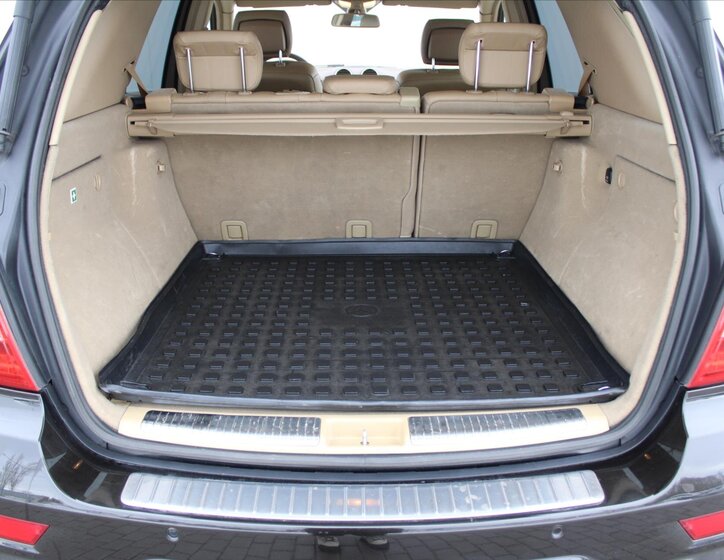 Mercedes-Benz Třídy M SUV / Terénní 3,0 l 165 kw