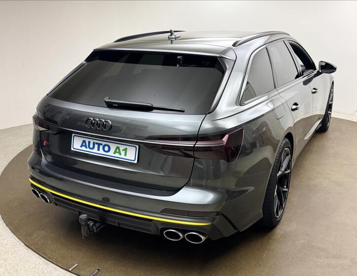 Audi S6 4