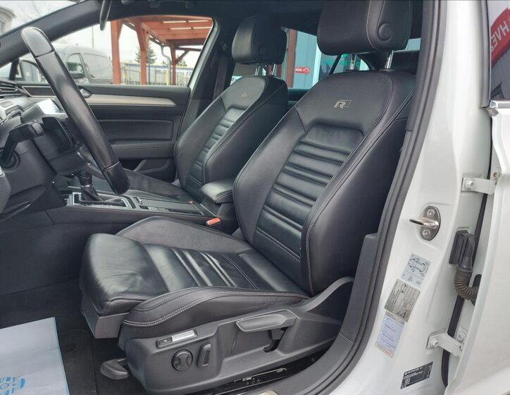 Volkswagen Passat 30