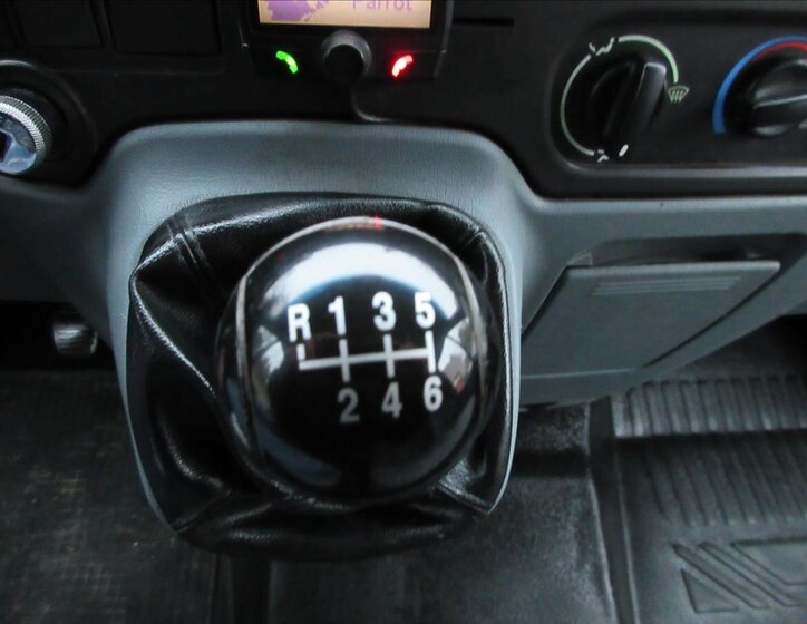 Ford Transit Valník 2,4 l 103 kw