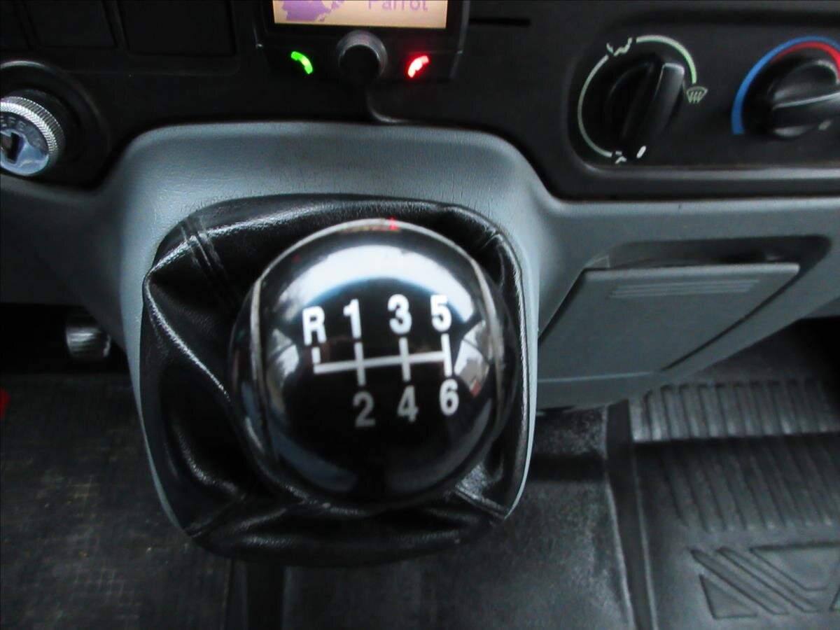 Ford Transit Valník 2,4 l 103 kw