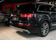 Audi Q7 31