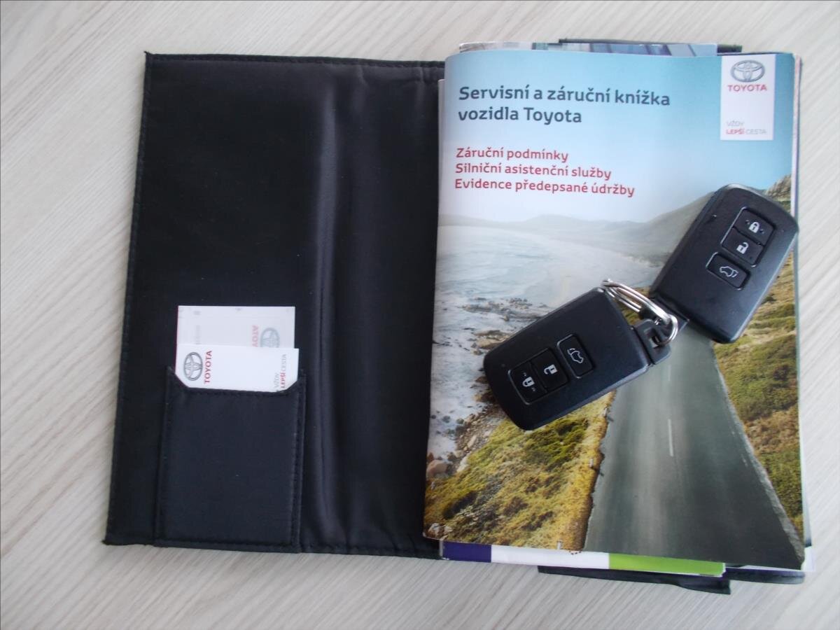 Toyota RAV4 SUV 2,5 l 114 kw