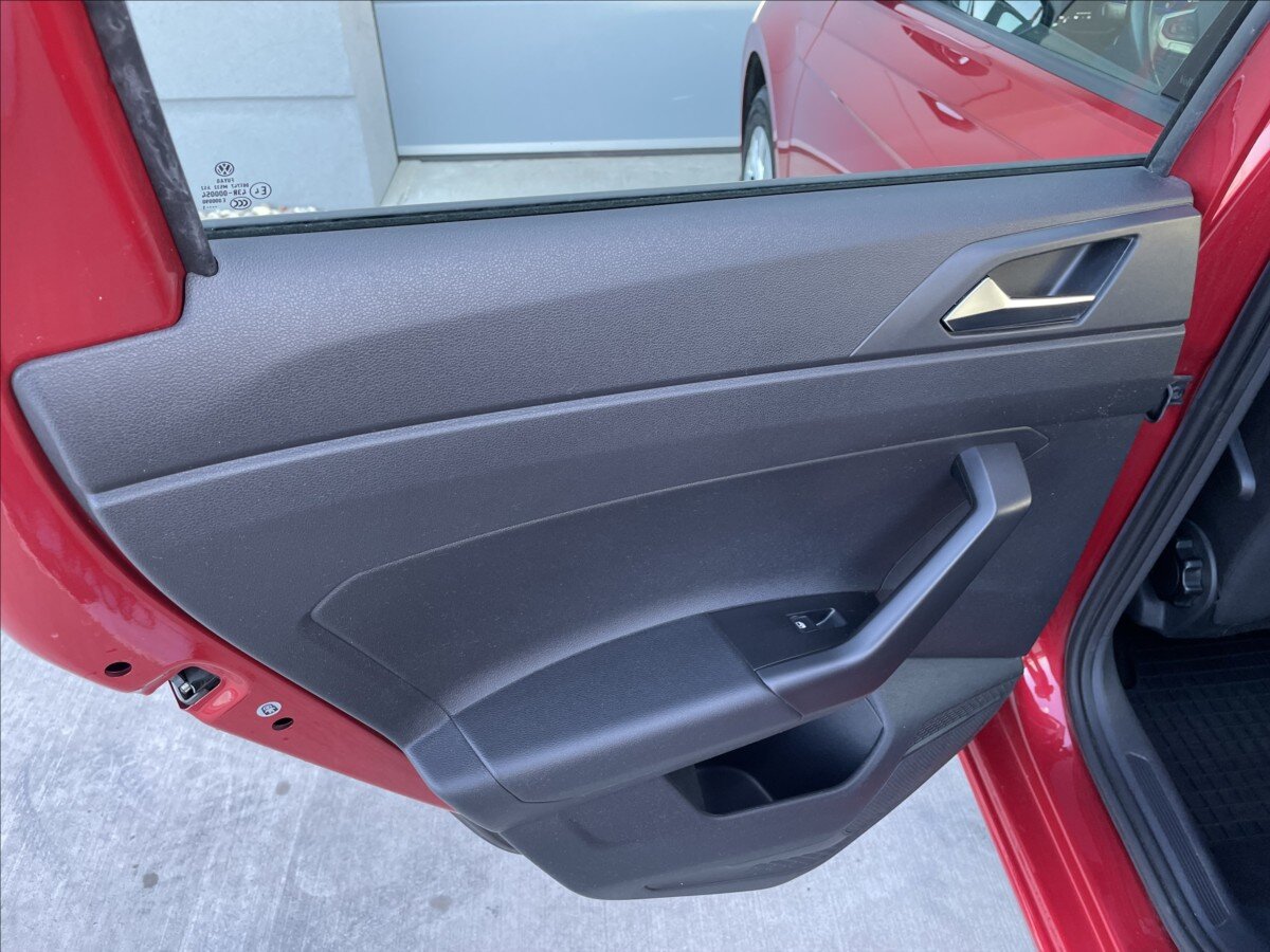 Volkswagen Polo Hatchback 999,0 70 kw