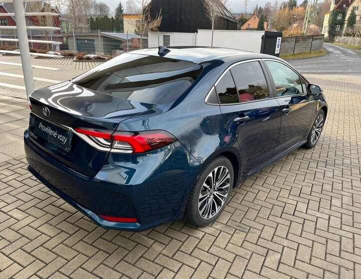 Toyota Corolla Sedan 1,5 l 92 kw