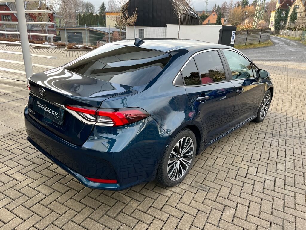 Toyota Corolla Sedan 1,5 l 92 kw