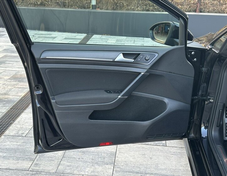 Volkswagen Golf Hatchback 2,0 l 180 kw