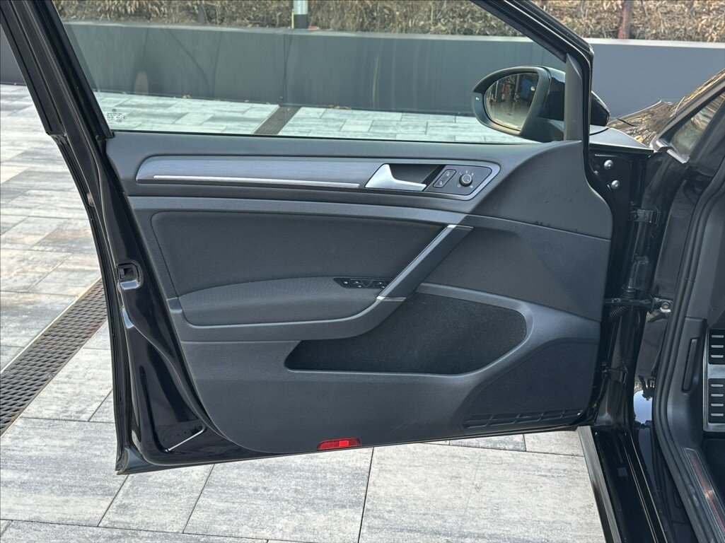 Volkswagen Golf Hatchback 2,0 l 180 kw