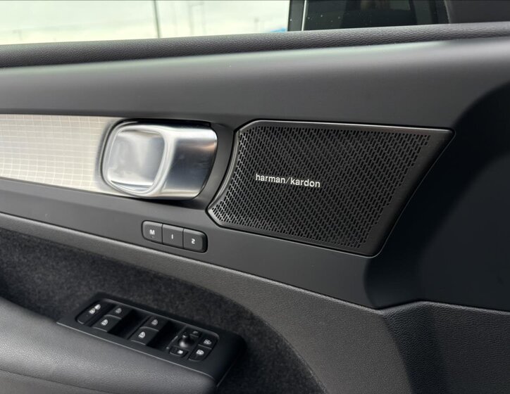 Volvo XC40 Kombi 2,0 l 145 kw