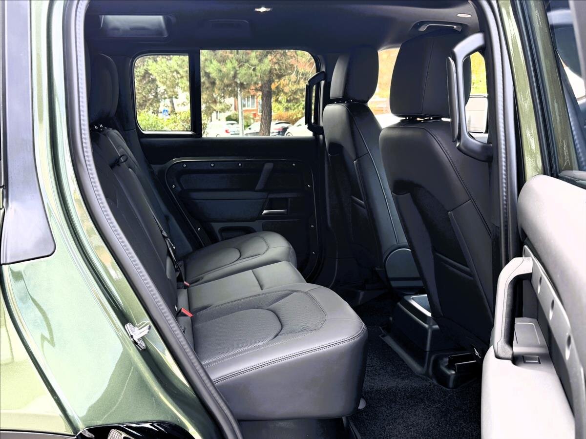Land Rover Defender SUV 3,0 l 257 kw