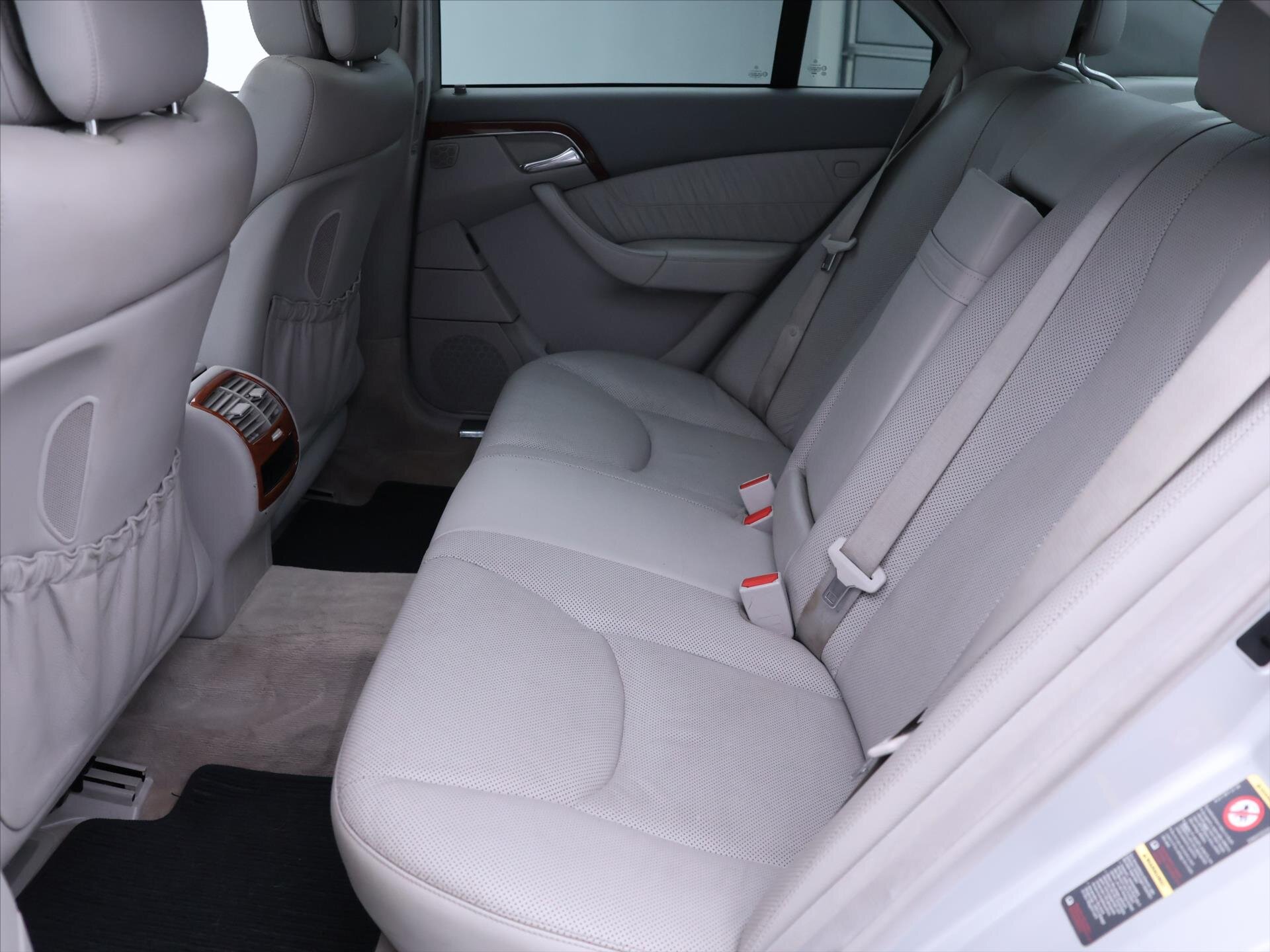 Mercedes-Benz Třídy S Sedan / Limuzína 3,2 l 150 kw